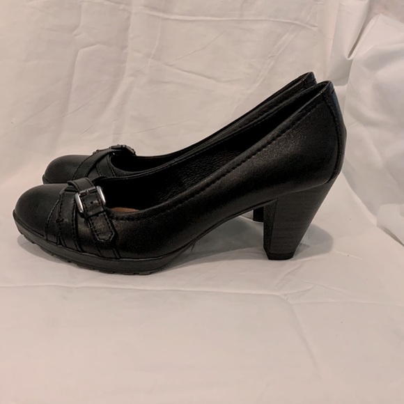 NWOT Aldo black leather pumps with stacked heels and toe buckles. - Picture 2 of 8